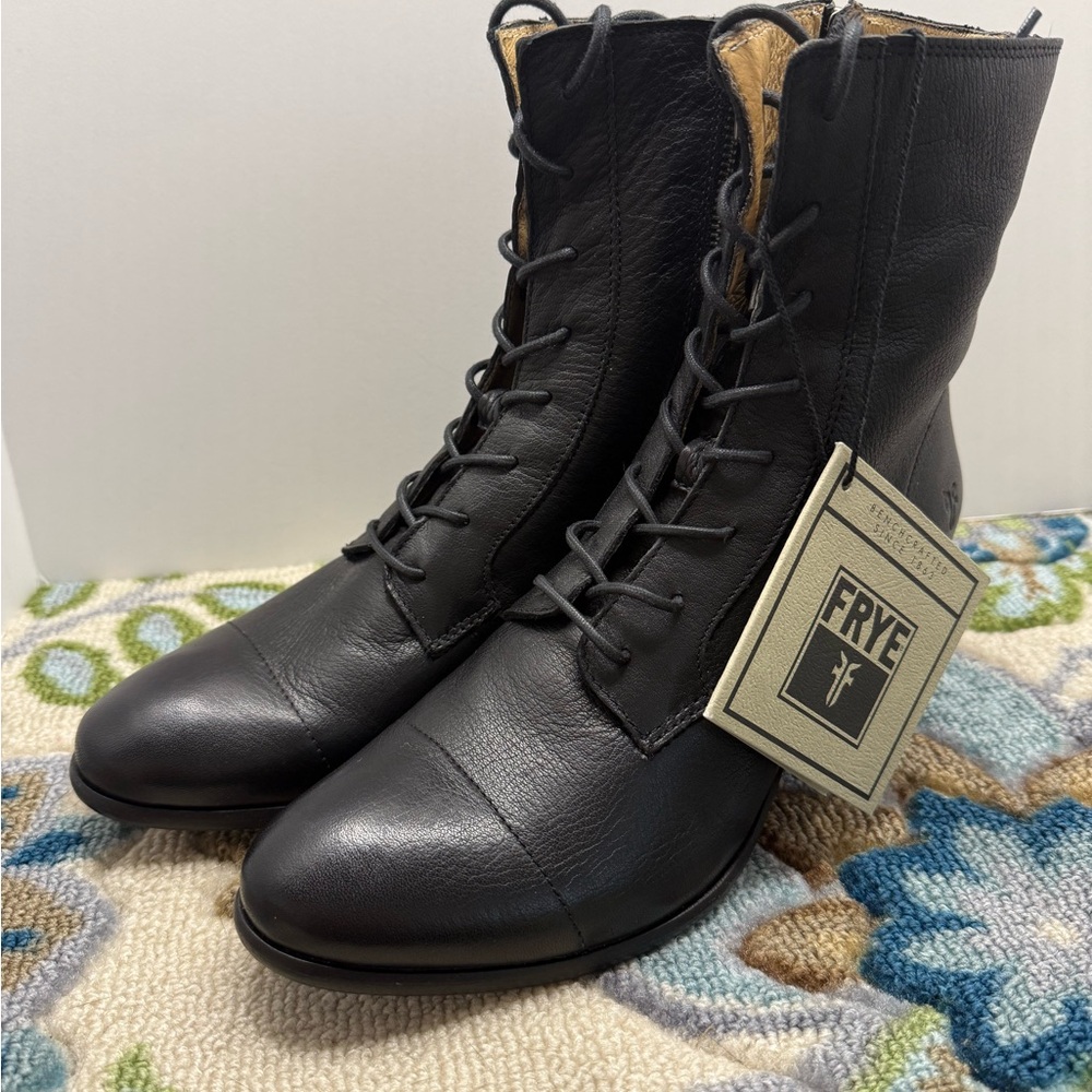 Frye Courtney Lace up granny boots 9.5